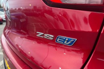 MG MG ZS 72.6kWh Trophy Connect Long Range SUV 5dr Electric Auto (156 ps)