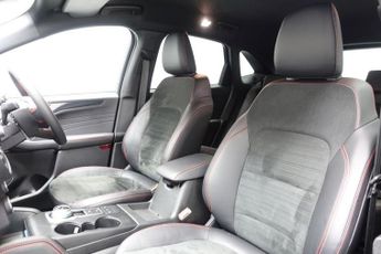 FORD KUGA 2.5 EcoBoost Duratec 14.4kWh ST-Line SUV 5dr Petrol Plug-in Hybr