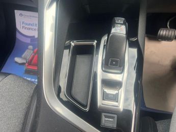 PEUGEOT 3008 1.2 PureTech Allure SUV 5dr Petrol EAT Euro 6 (s/s) (130 ps)