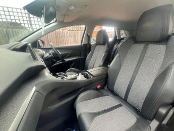 PEUGEOT 3008 1.2 PureTech Allure SUV 5dr Petrol EAT Euro 6 (s/s) (130 ps)