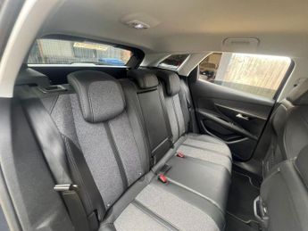 PEUGEOT 3008 1.2 PureTech Allure SUV 5dr Petrol EAT Euro 6 (s/s) (130 ps)