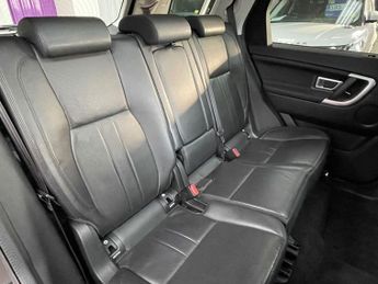 LAND ROVER DISCOVERY SPORT 2.0 TD4 HSE SUV 5dr Diesel Auto 4WD Euro 6 (s/s) (180 ps)