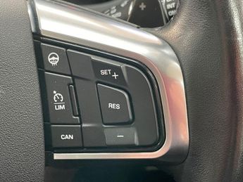 LAND ROVER DISCOVERY SPORT 2.0 TD4 HSE SUV 5dr Diesel Auto 4WD Euro 6 (s/s) (180 ps)