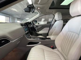 JAGUAR F-PACE 2.0 D180 Portfolio SUV 5dr Diesel Auto AWD Euro 6 (s/s) (180 ps)