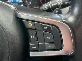 JAGUAR F-PACE 2.0 D180 Portfolio SUV 5dr Diesel Auto AWD Euro 6 (s/s) (180 ps)