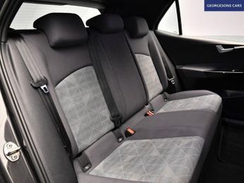 VOLKSWAGEN ID3 Pro 58kWh Life Hatchback 5dr Electric Auto (145 ps)