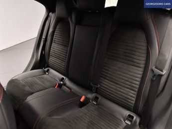 MERCEDES-BENZ A-CLASS 2.1 A200d AMG Line Hatchback 5dr Diesel 7G-DCT Euro 6 (s/s) (136