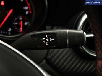 MERCEDES-BENZ A-CLASS 2.1 A200d AMG Line Hatchback 5dr Diesel 7G-DCT Euro 6 (s/s) (136