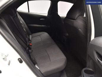 TOYOTA COROLLA 1.8 VVT-h GPF Icon Tech Hatchback 5dr Petrol Hybrid CVT Euro 6 (