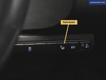 TOYOTA COROLLA 1.8 VVT-h GPF Icon Tech Hatchback 5dr Petrol Hybrid CVT Euro 6 (