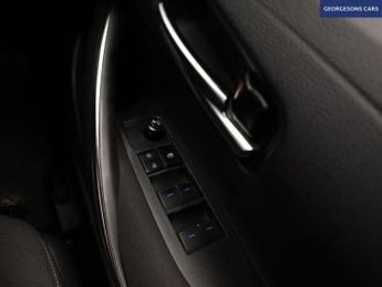 TOYOTA COROLLA 1.8 VVT-h GPF Icon Tech Hatchback 5dr Petrol Hybrid CVT Euro 6 (