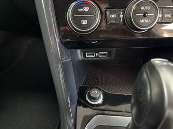 VOLKSWAGEN T-ROC 1.5 TSI GPF EVO SEL SUV 5dr Petrol DSG Euro 6 (s/s) (150 ps)