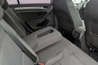 VOLKSWAGEN E-GOLF 35.8kWh e-Golf Hatchback 5dr Electric Auto (136 ps)