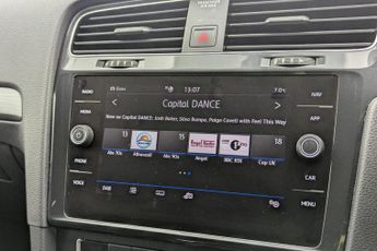 VOLKSWAGEN E-GOLF 35.8kWh e-Golf Hatchback 5dr Electric Auto (136 ps)