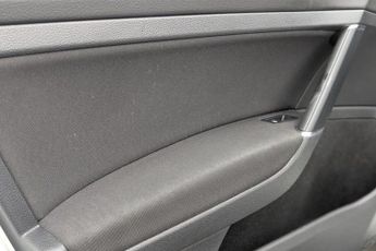 VOLKSWAGEN E-GOLF 35.8kWh e-Golf Hatchback 5dr Electric Auto (136 ps)