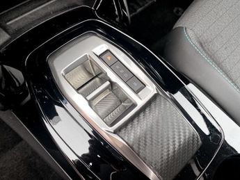 PEUGEOT E-208 50kWh Allure Premium + Hatchback 5dr Electric Auto (7.4kW Charge