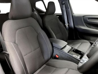 VOLVO XC40 Recharge 69kWh Core SUV 5dr Electric Auto (231 ps)