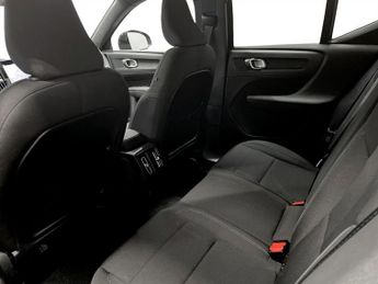 VOLVO XC40 Recharge 69kWh Core SUV 5dr Electric Auto (231 ps)