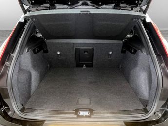 VOLVO XC40 Recharge 69kWh Core SUV 5dr Electric Auto (231 ps)