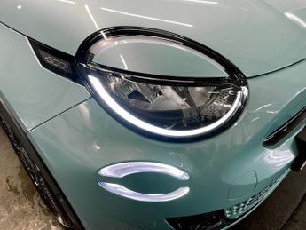 FIAT 600 1.2 MHEV SUV 5dr Petrol Hybrid e-DCT Euro 6 (s/s) (100 ps)