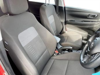 HYUNDAI BAYON 1.0 T-GDi Premium SUV 5dr Petrol DCT Euro 6 (s/s) (100 ps)