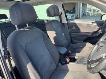 VOLKSWAGEN TIGUAN 2.0 TDI BlueMotion Tech SEL SUV 5dr Diesel DSG Euro 6 (s/s) (150