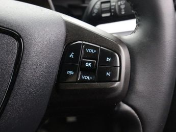 FORD MUSTANG MACH-E Standard Range 70kWh SUV 5dr Electric Automatic (269 ps)