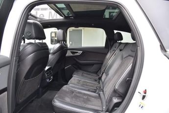 AUDI Q7 3.0 TDI V6 S line SUV 5dr Diesel Tiptronic quattro Euro 6 (s/s) 