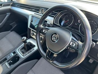VOLKSWAGEN PASSAT 1.6 TDI SE Business Estate 5dr Diesel Manual Euro 6 (s/s) (120 p