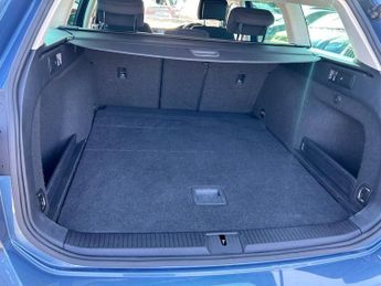 VOLKSWAGEN PASSAT 1.6 TDI SE Business Estate 5dr Diesel Manual Euro 6 (s/s) (120 p