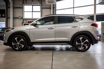 HYUNDAI TUCSON 2.0 CRDi Premium SE SUV 5dr Diesel Auto 4WD Euro 6 (136 ps)
