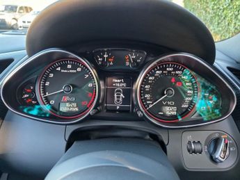 AUDI R8 5.2 FSI V10 Plus Coupe 2dr Petrol S Tronic quattro Euro 5 (550 p