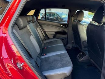 VOLKSWAGEN ID.4 Pure 52kWh Style SUV 5dr Electric Auto (148 ps)