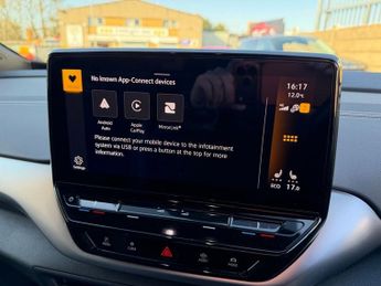 VOLKSWAGEN ID.4 Pure 52kWh Style SUV 5dr Electric Auto (148 ps)