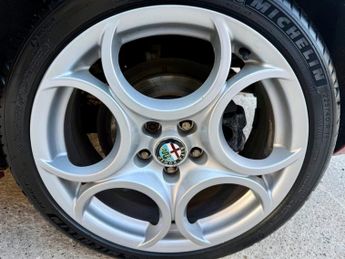 ALFA ROMEO GIULIETTA 2.0 JTDM-2 Veloce Hatchback 5dr Diesel Manual Euro 5 (s/s) (140 