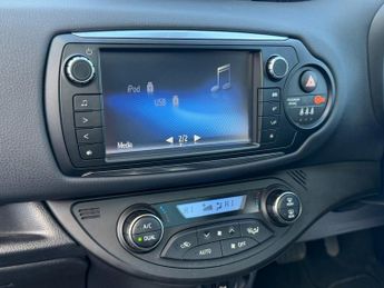 TOYOTA YARIS 1.5 VVT-h Excel Hatchback 5dr Petrol Hybrid E-CVT Euro 6 (15in A
