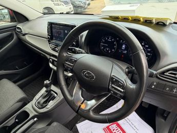 HYUNDAI I30 1.0 T-GDi MHEV SE Connect Hatchback 5dr Petrol Hybrid DCT Euro 6