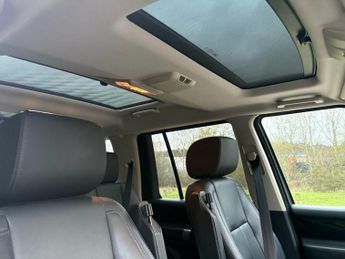 LAND ROVER DISCOVERY 4 3.0 SD V6 Landmark SUV 5dr Diesel Auto 4WD Euro 6 (s/s) (256 bhp