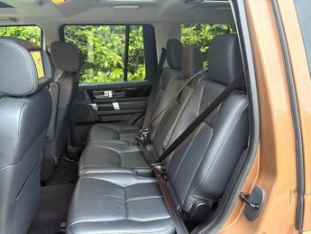 LAND ROVER DISCOVERY 4 3.0 SD V6 Landmark SUV 5dr Diesel Auto 4WD Euro 6 (s/s) (256 bhp