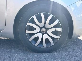 VAUXHALL AGILA 1.2 16V Club MPV 5dr Petrol Manual Euro 4 (AC) (85 ps)