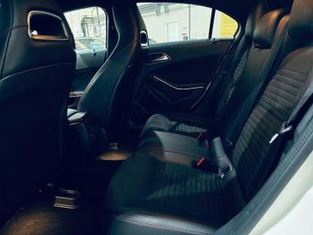 MERCEDES-BENZ A-CLASS 2.1 A200d AMG Line (Premium) Hatchback 5dr Diesel 7G-DCT Euro 6 