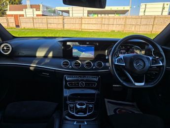 MERCEDES-BENZ E CLASS 2.0 E220d AMG Line Saloon 4dr Diesel G-Tronic+ Euro 6 (s/s) (194