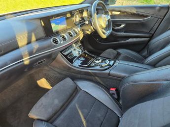 MERCEDES-BENZ E CLASS 2.0 E220d AMG Line Saloon 4dr Diesel G-Tronic+ Euro 6 (s/s) (194