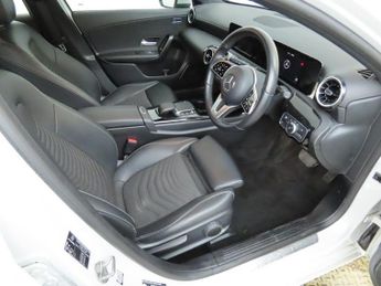 MERCEDES-BENZ A-CLASS 1.3 A180 SE Hatchback 5dr Petrol 7G-DCT Euro 6 (s/s) (136 ps) Re
