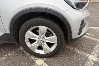 VOLVO XC40 2.0 B3 MHEV Core SUV 5dr Petrol Hybrid DCT Auto Euro 6 (s/s) (16