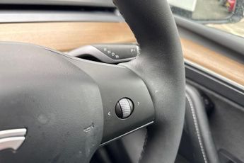 TESLA MODEL Y SUV 5dr Electric Auto RWD (346 ps) Expansive Glass Roof, Heated 