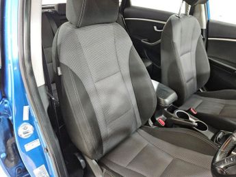 HYUNDAI I30 1.6 CRDi Blue Drive SE Nav Hatchback 5dr Diesel Manual Euro 6 (s