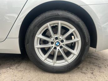 BMW 5 SERIES 2.0 520d SE Saloon 4dr Diesel Auto xDrive Euro 6 (s/s) (190 ps)