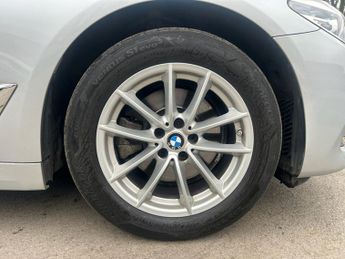 BMW 5 SERIES 2.0 520d SE Saloon 4dr Diesel Auto xDrive Euro 6 (s/s) (190 ps)