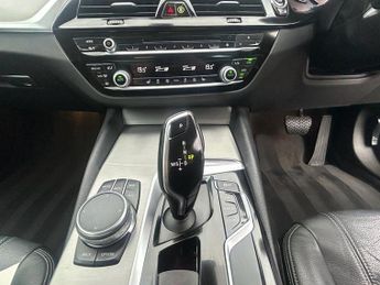 BMW 5 SERIES 2.0 520d SE Saloon 4dr Diesel Auto xDrive Euro 6 (s/s) (190 ps)